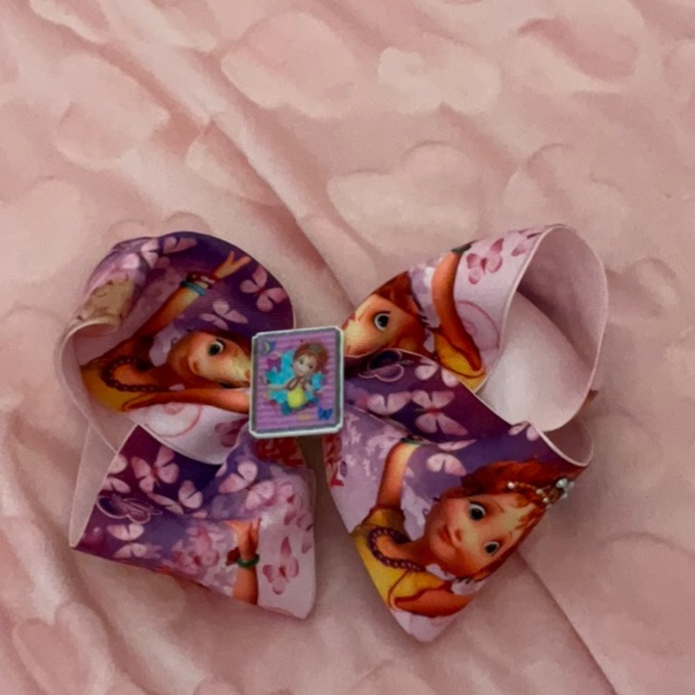 A fancy Nancy cute bow